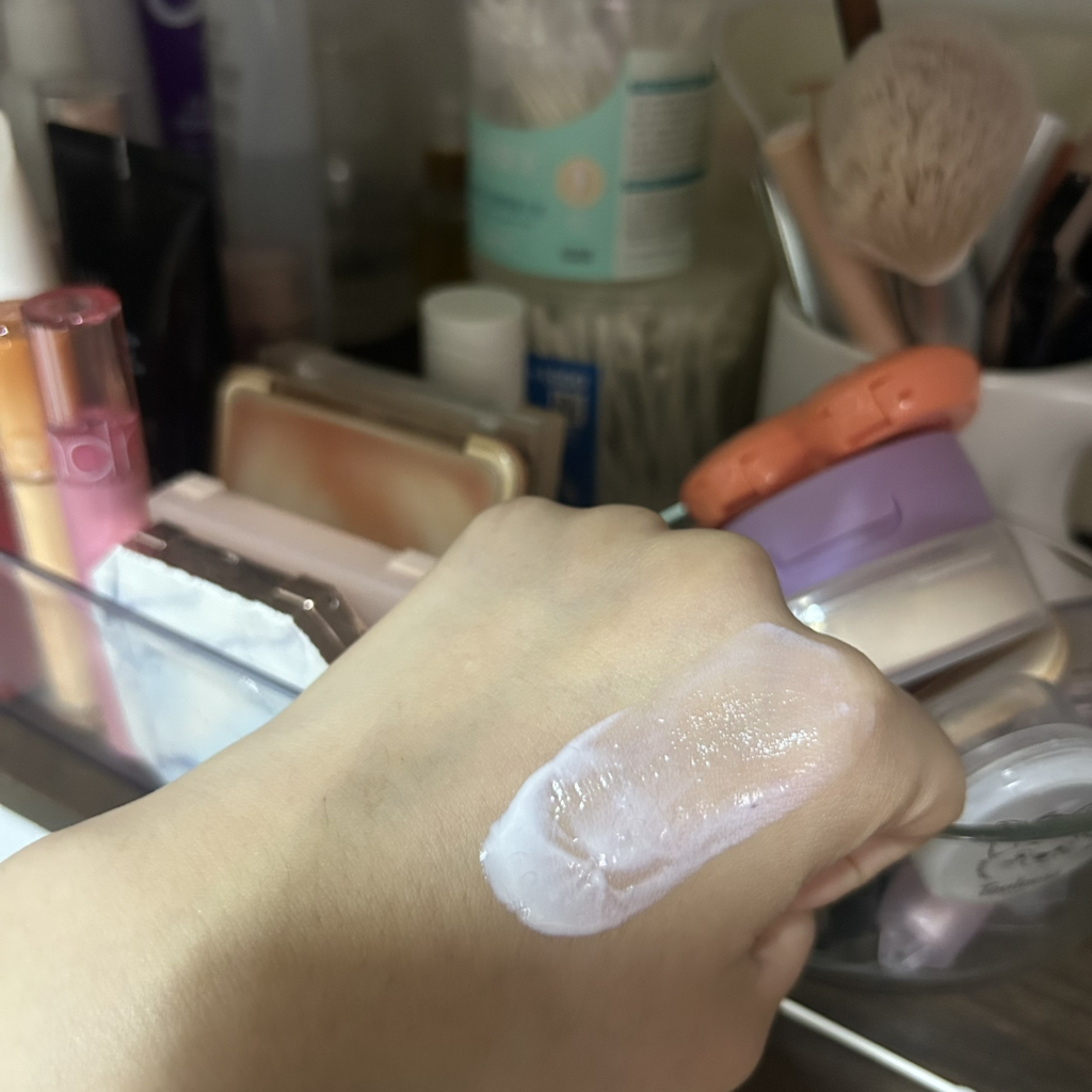 AHC (에이에이치씨) 마스터즈 아쿠아 리치 선크림 [SPF50+/PA++++] review image