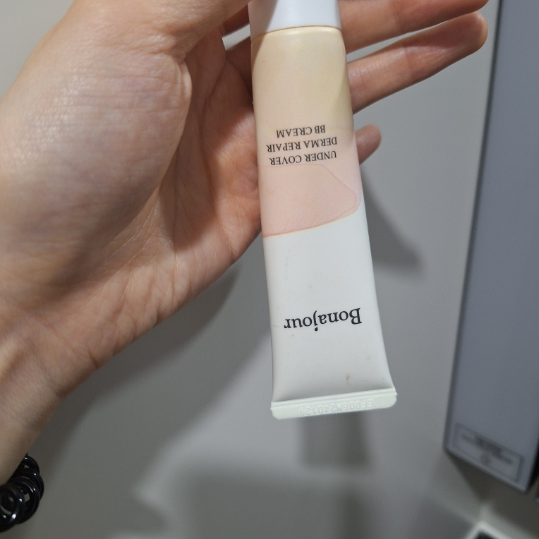 보나쥬르 (BONAJOUR) 언더커버 더마 시카비비 review image