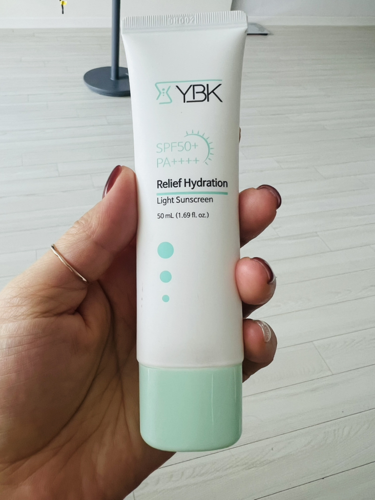 YBK (와이비케이) 릴리프 하이드레이션 라이트 썬스크린 [SPF50+/PA++++] review image