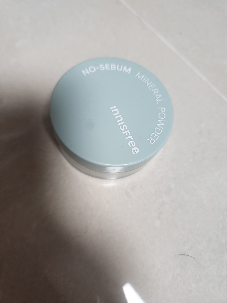이니스프리 (INNISFREE) (리뉴얼)노세범 미네랄 파우더 review image