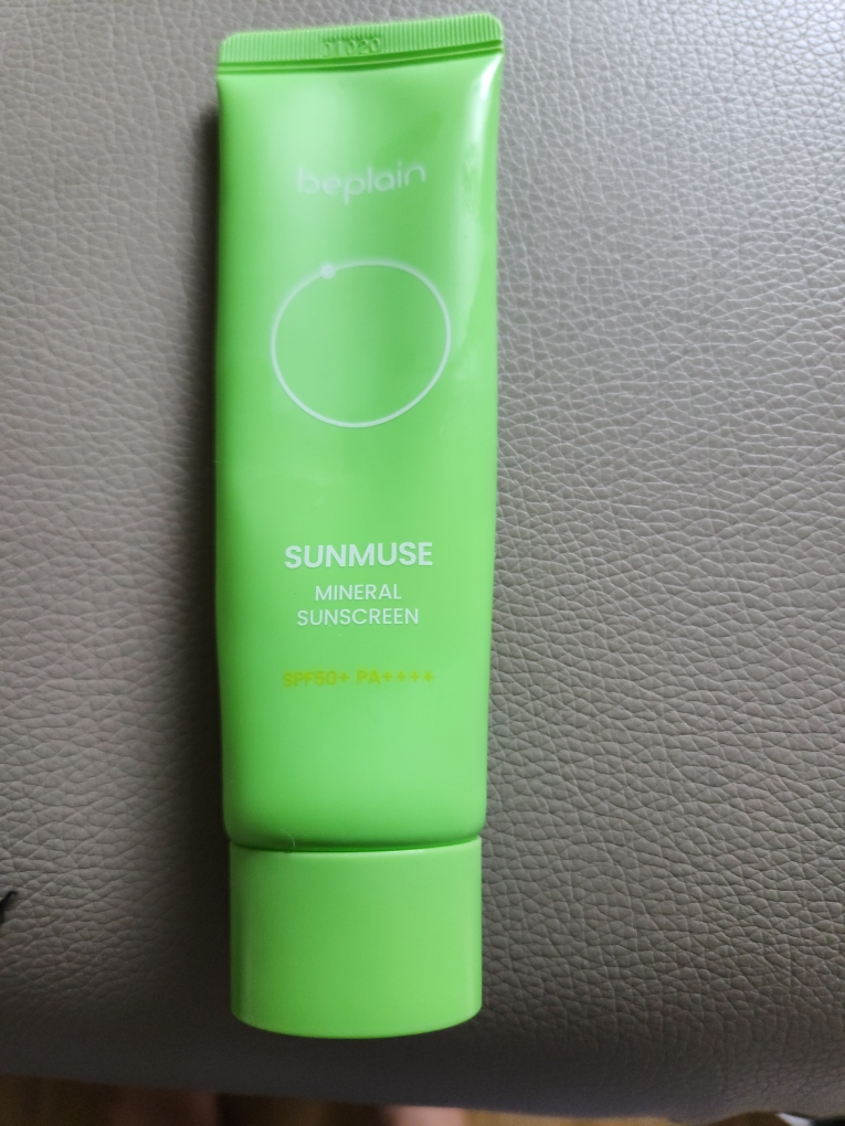 Sunmuse 无武器汽车防晒霜 [SPF50+/PA++++]的真实用户使用照片