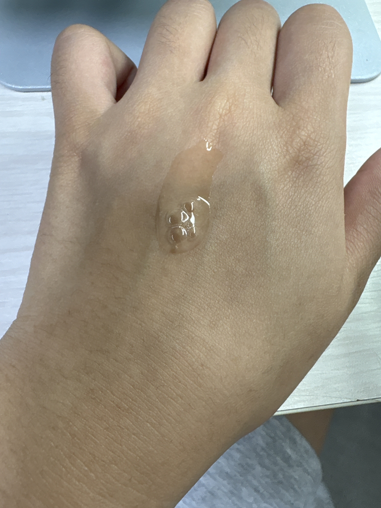 红色祛痘透明质酸舒缓精华液的真实用户使用照片