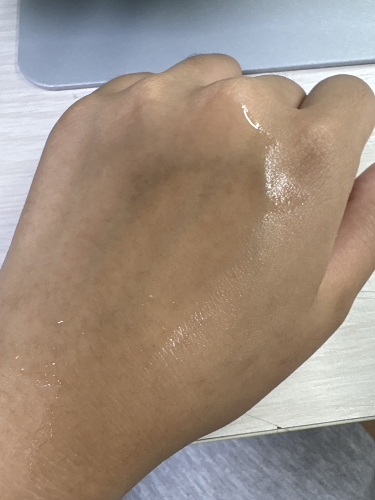 红色祛痘透明质酸舒缓精华液的真实用户使用照片