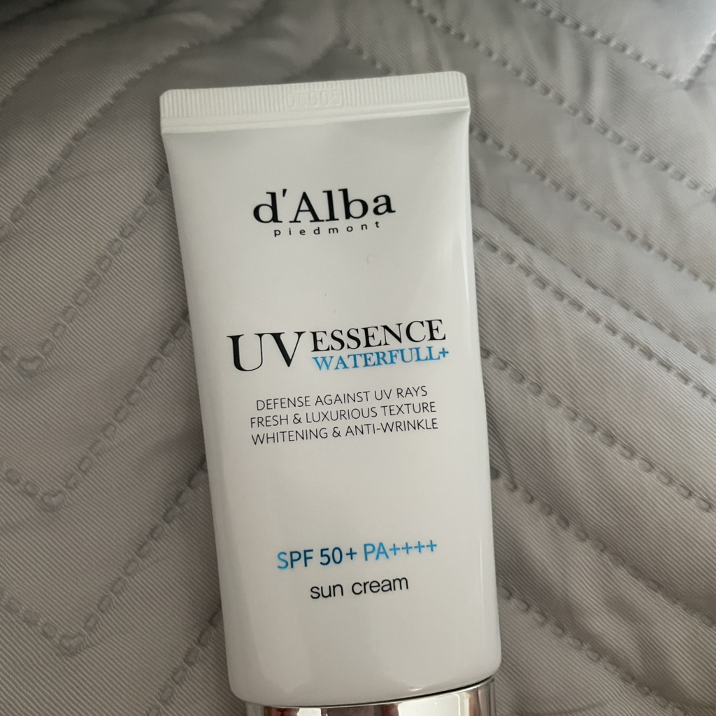 달바 (d'Alba) 워터풀 선크림 [SPF50+/PA++++] [에센스] review image