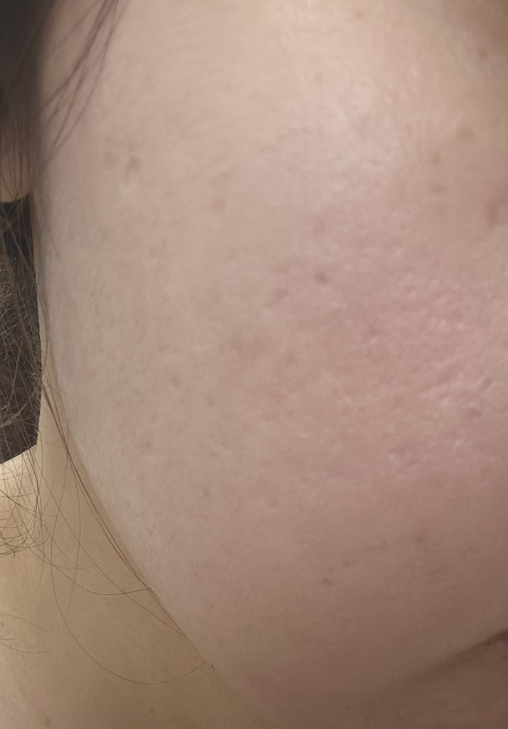 UIQ 紫色生物修复美白防晒霜 [SPF50+/PA++++] common.review image