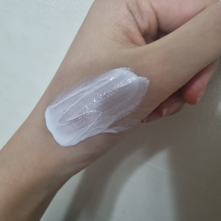 白桦木防晒霜 [SPF50+/PA++++]的真实用户使用照片