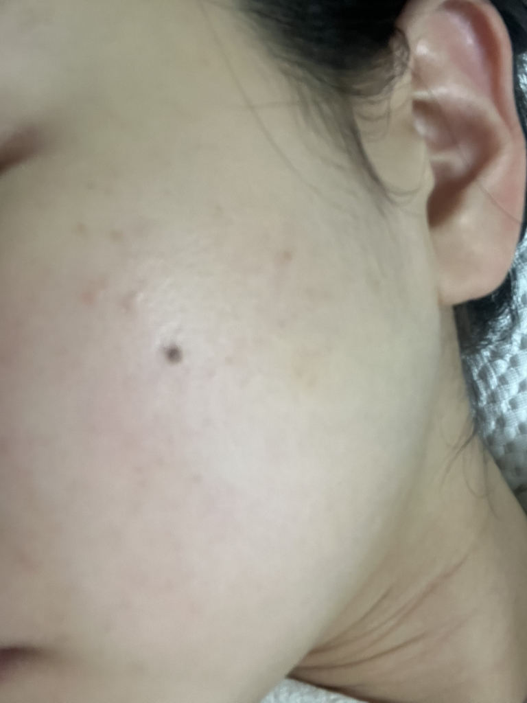 绿色胶原蛋白面霜的真实用户使用照片