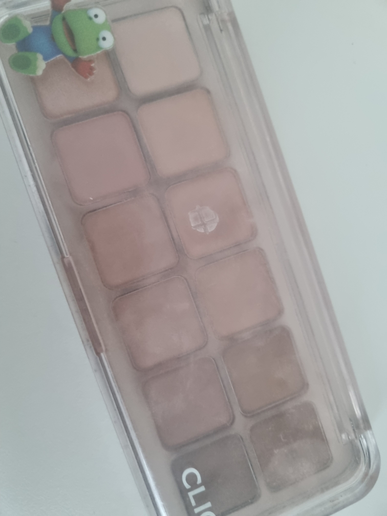 CLIO 专业气垫眼影盒 [优胜者是 8 号拿铁咖啡］ common.review image