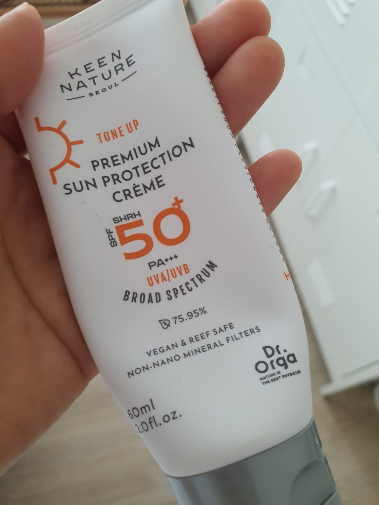 PREMIUM保湿防晒霜 [SPF50+/PA+++]的真实用户使用照片