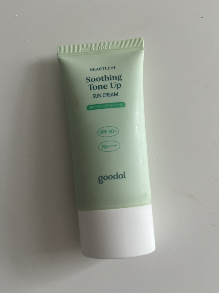 구달 (goodal) 어성초 진정 그린 톤업선크림 [SPF50+/PA++++] review image