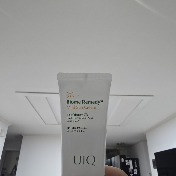 유이크 (UIQ) 바이옴 레미디 마일드 선크림 [SPF50+/PA++++] review image