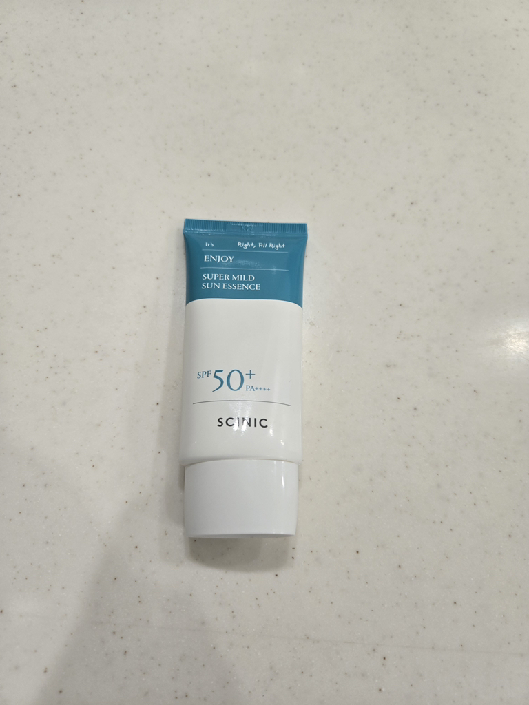 享受超级温和的防晒精华 [SPF50+/PA++++]的真实用户使用照片