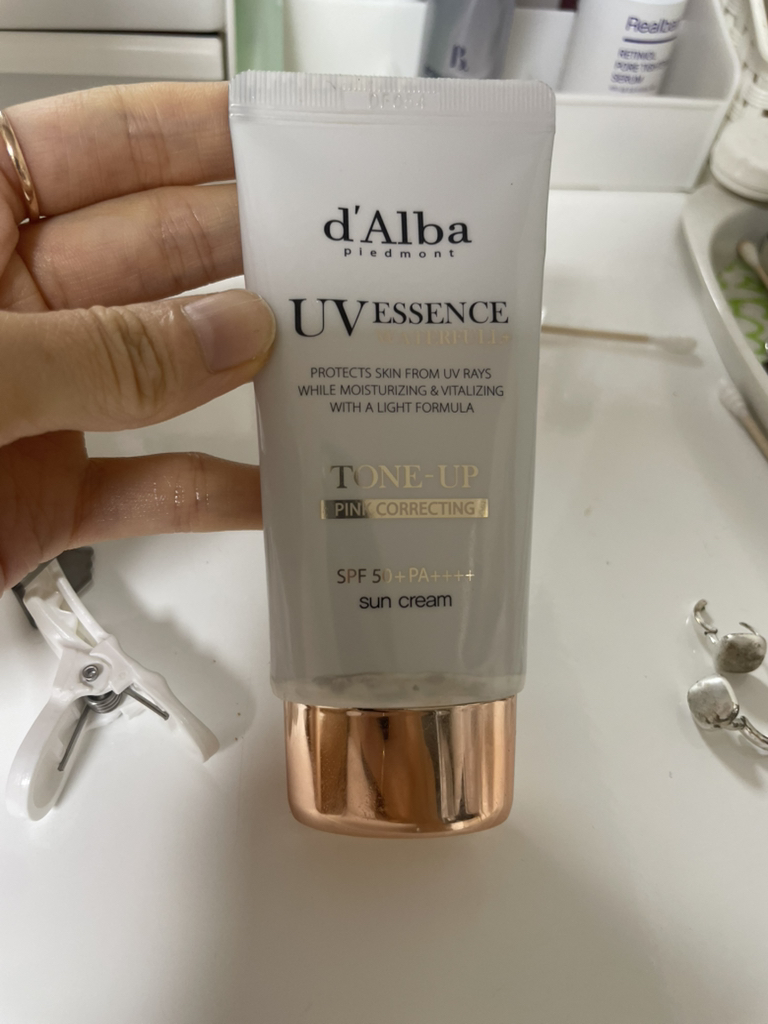 防晒乳 [SPF50+/PA++++] [提亮肤色/粉色]的真实用户使用照片