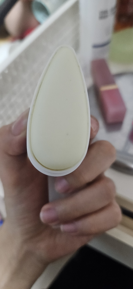 이즈앤트리 (IsNtree) 히아루론산 에어리 선 스틱 [SPF50+/PA++++] review image