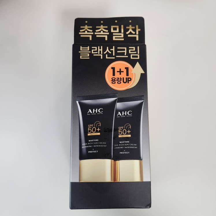 AHC (에이에이치씨) 마스터즈 아쿠아 리치 선크림 [SPF50+/PA++++] review image