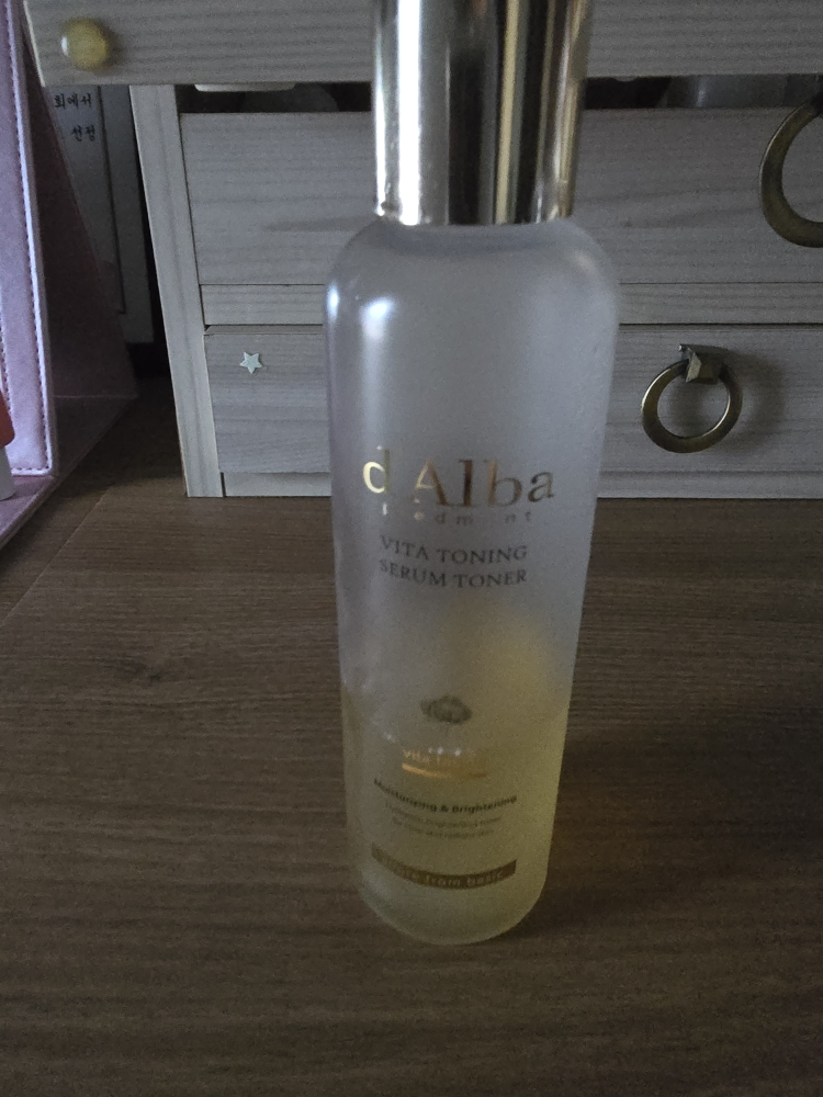달바 (d'Alba) 비타 토닝 세럼 토너 review image