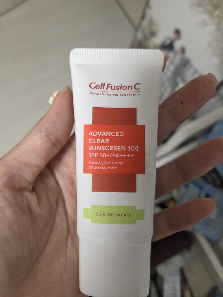 防晒霜 [SPF50+/PA++++] [激光UV]的真实用户使用照片