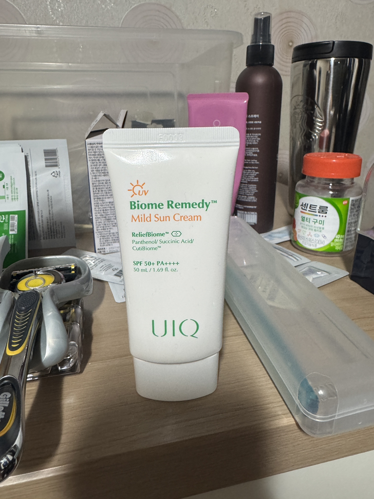 유이크 (UIQ) 바이옴 레미디 마일드 선크림 [SPF50+/PA++++] review image
