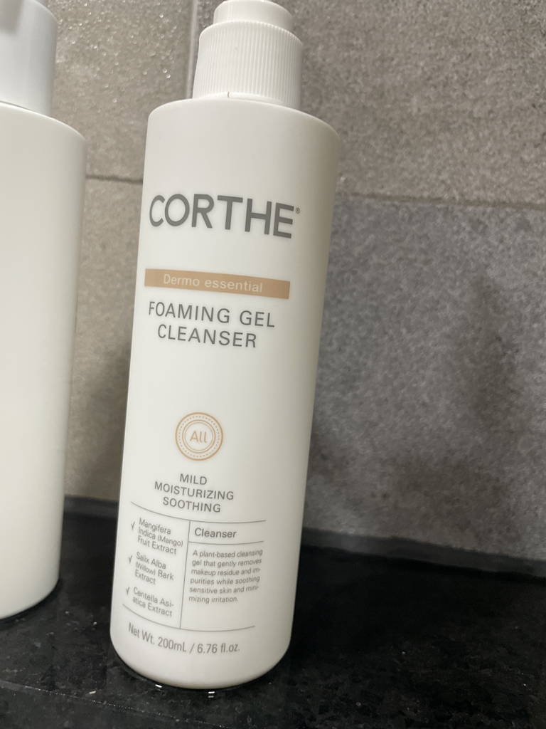 코르테 (CORTHE) 더모 에센셜 포밍젤 클렌저 review image
