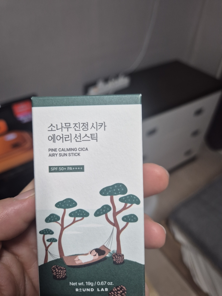 라운드랩 (ROUNDLAB) 소나무 진정 시카 에어리 선스틱 [SPF50+/PA++++] review image