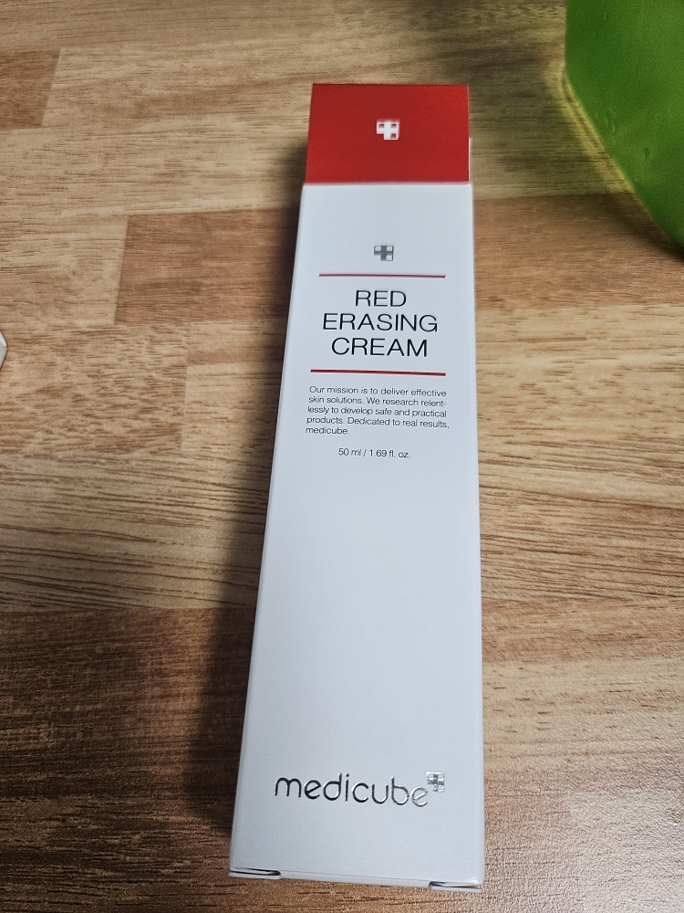 메디큐브 (medicube) 레드 이레이징 크림 2.0 review image