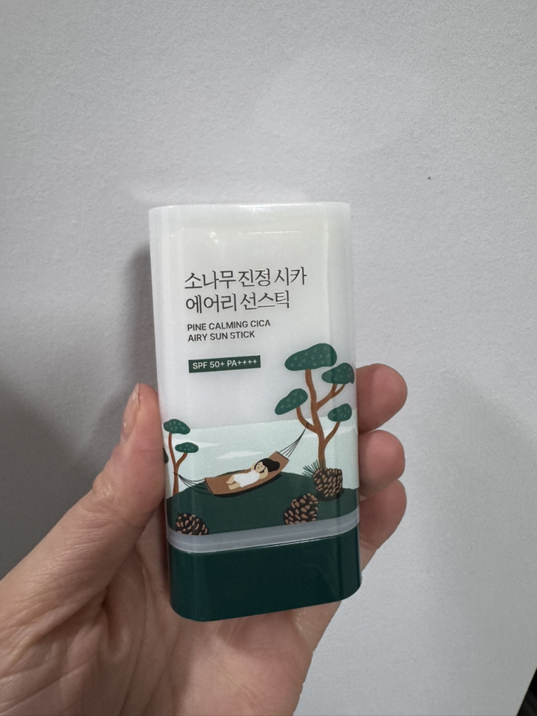 라운드랩 (ROUNDLAB) 소나무 진정 시카 에어리 선스틱 [SPF50+/PA++++] review image