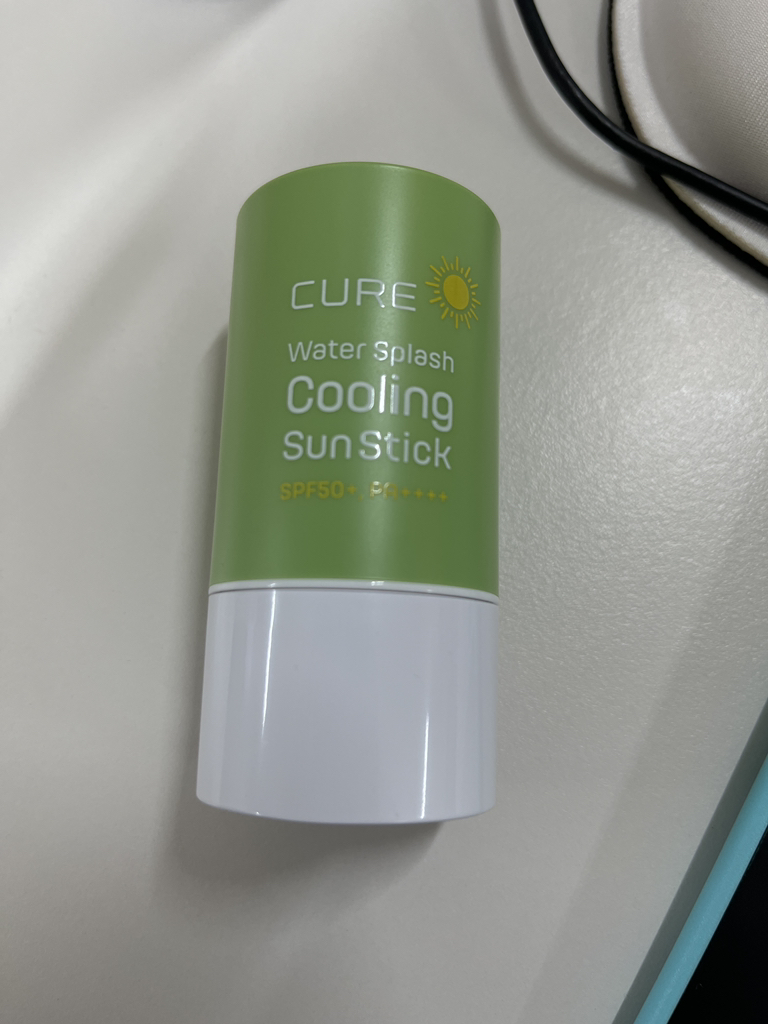 큐어 (CURE) 워터 스플래쉬 쿨링 선스틱 [SPF50+/PA++++] review image