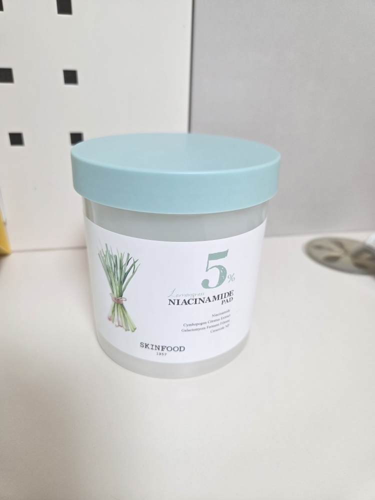 스킨푸드 (SKINFOOD) 레몬그라스 나이아신아마이드 5% 패드 review image