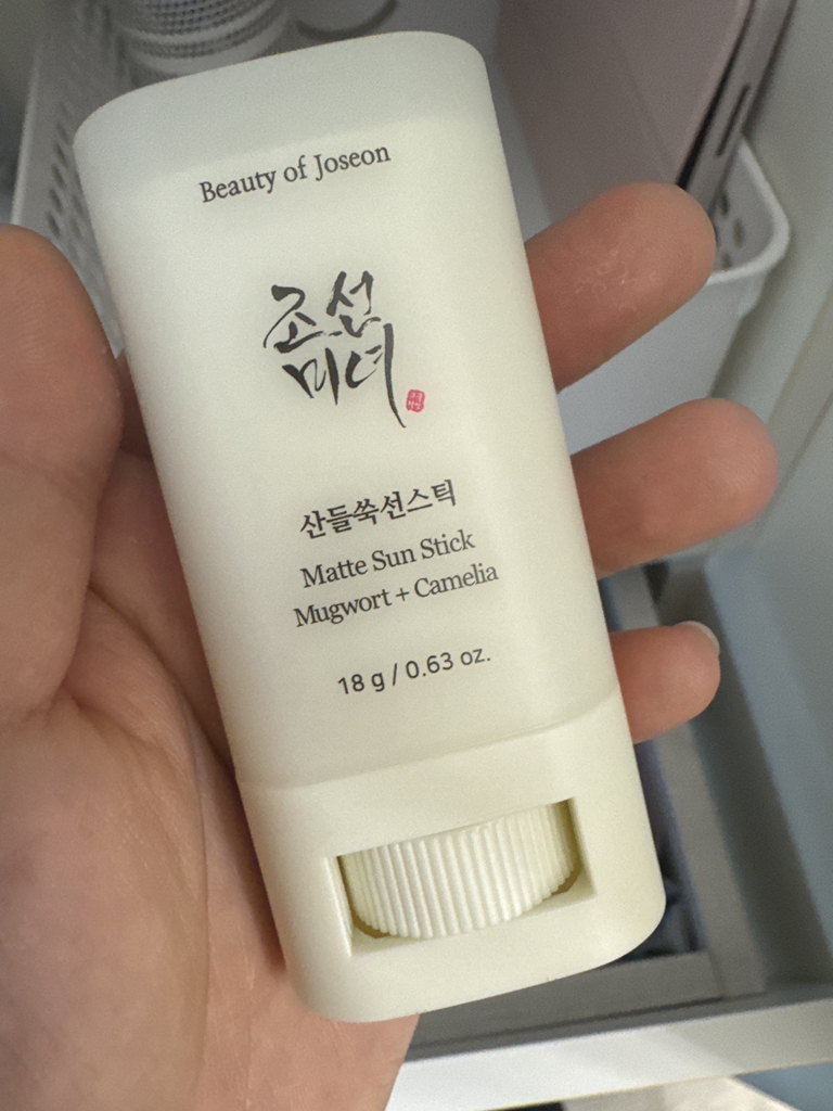 조선미녀 (BeautyofJoseon) 산들쑥선스틱 [SPF50+/PA++++] review image