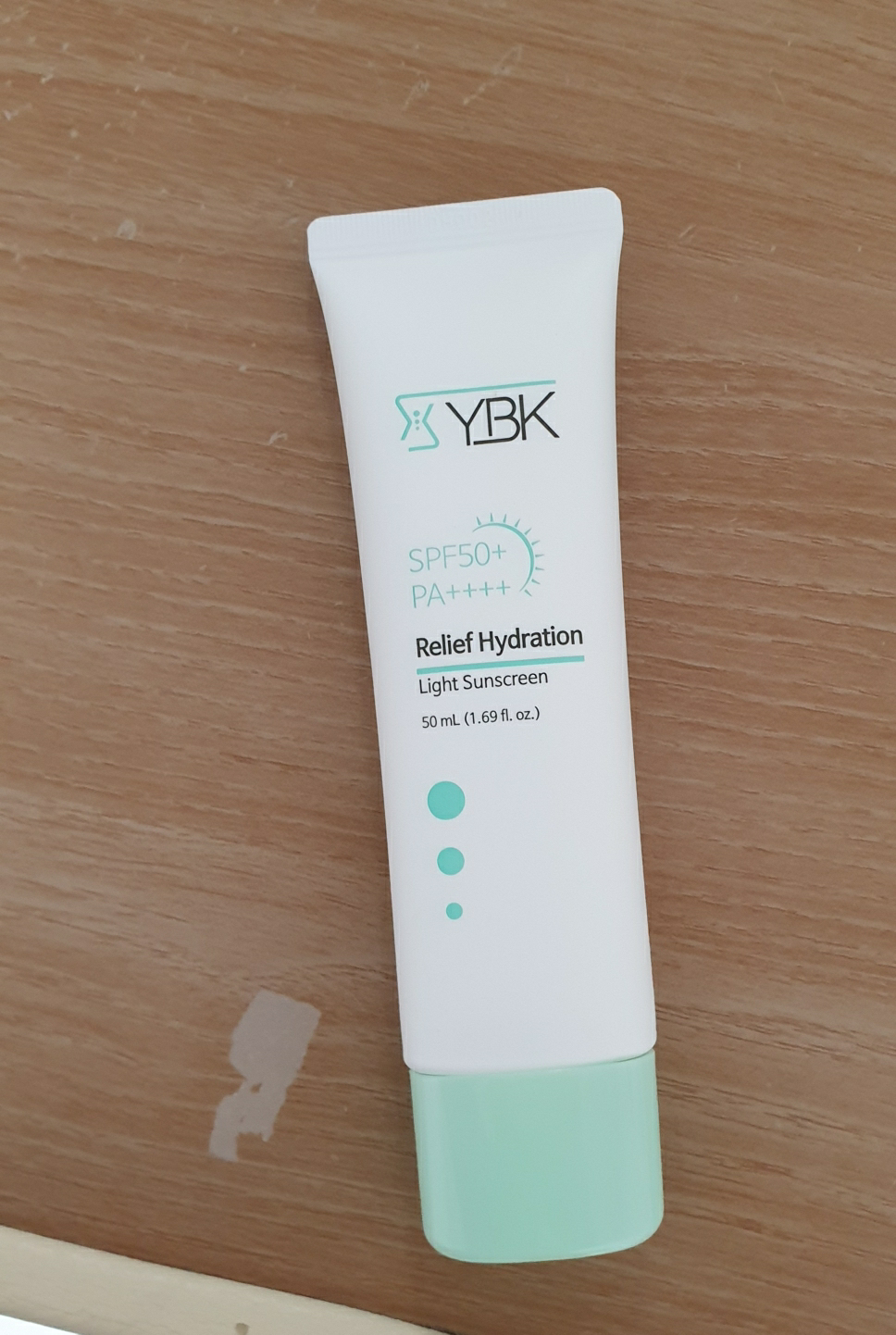 YBK (와이비케이) 릴리프 하이드레이션 라이트 썬스크린 [SPF50+/PA++++] review image