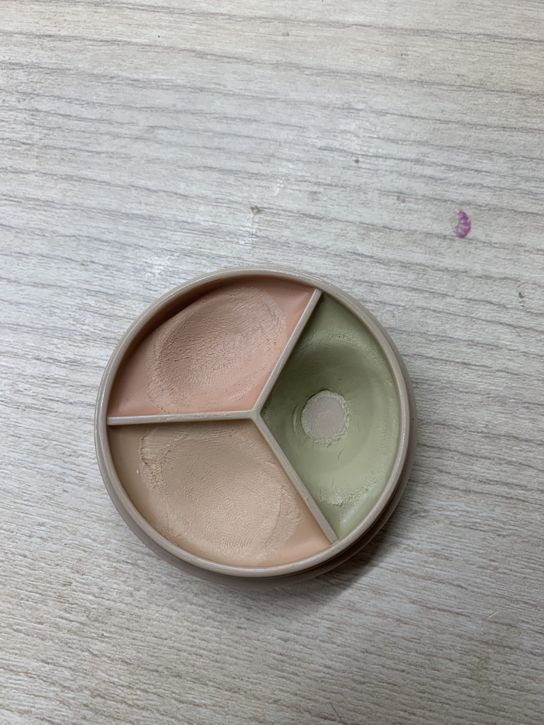 得鲜 遮瑕三合一粉饼遮瑕膏 [01 修正米色] common.review image