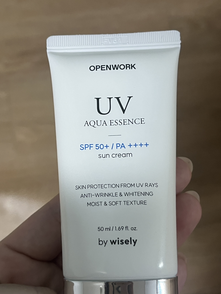 오픈워크 (OPENWORK) 아쿠아 에센스 선크림 [SPF50+/PA++++] review image