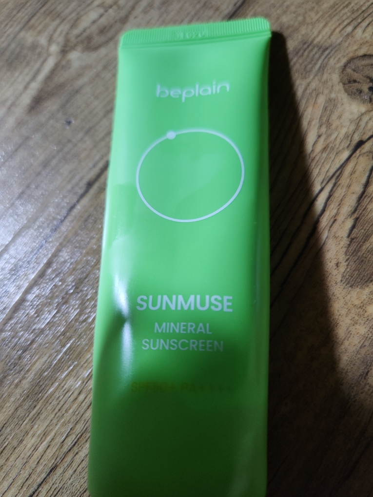 Sunmuse 无武器汽车防晒霜 [SPF50+/PA++++]的真实用户使用照片
