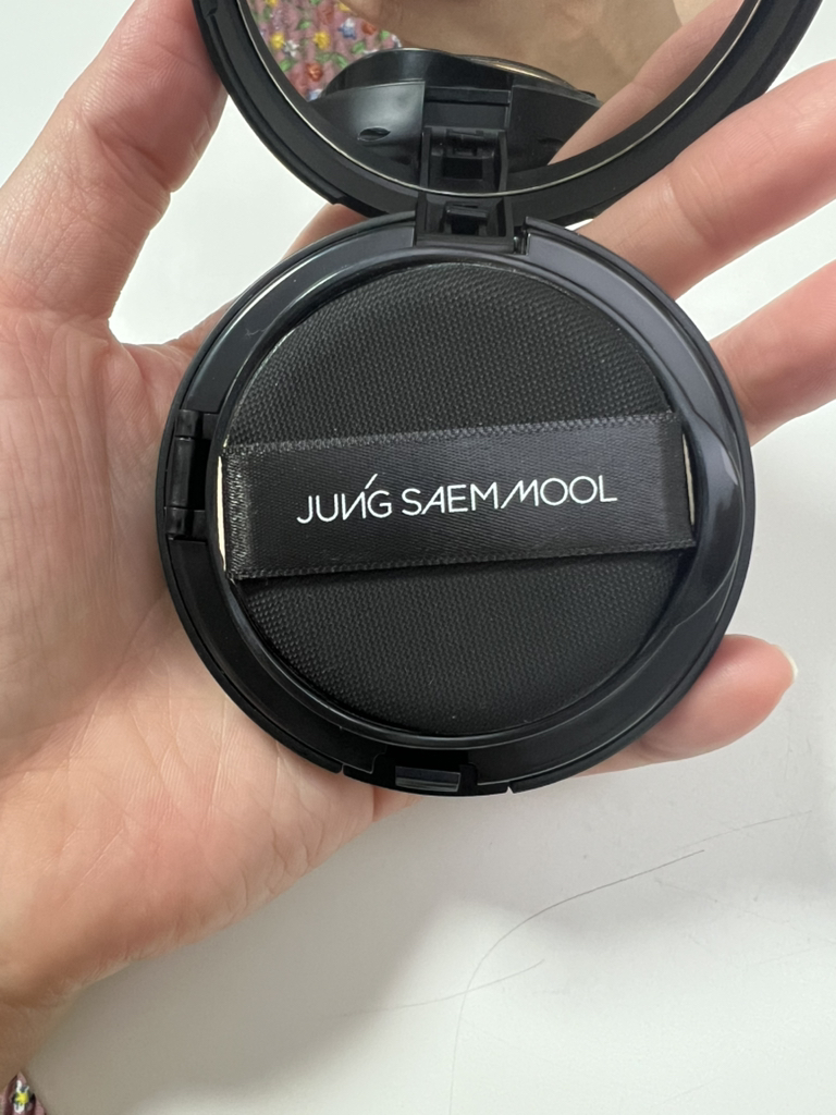 정샘물뷰티 (JUNGSAEMMOOL) 에센셜 스킨 누더 쿠션 [SPF50+/PA+++] [엔라이트] review image