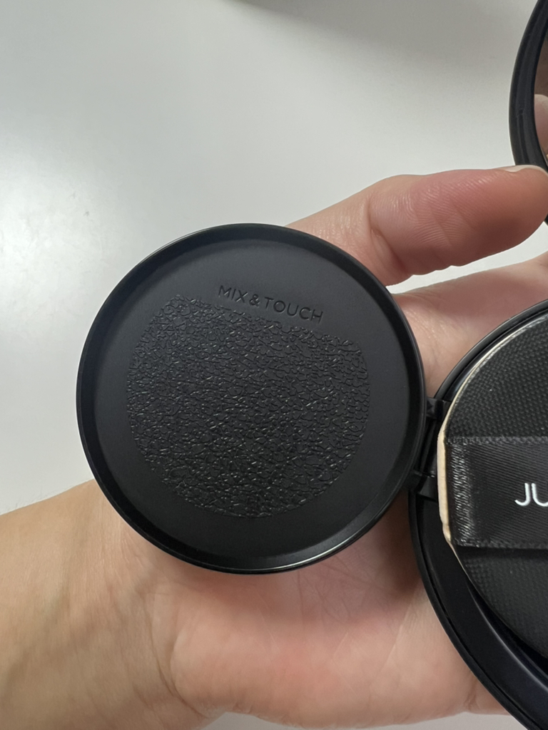 정샘물뷰티 (JUNGSAEMMOOL) 에센셜 스킨 누더 쿠션 [SPF50+/PA+++] [엔라이트] review image