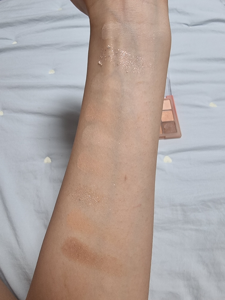 dasique 蜜桃吮吸系列眼影盘 [14 桃子吮吸］ common.review image