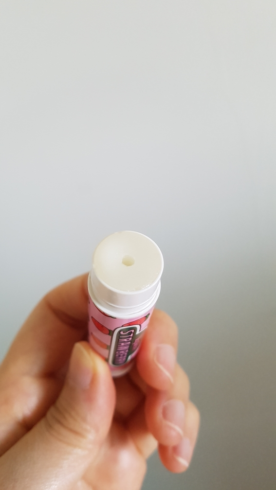 멘소래담 (MENTHOLATUM) KKKIM 콜라보 립아이스 립밤 [SPF15] [스트로베리] review image