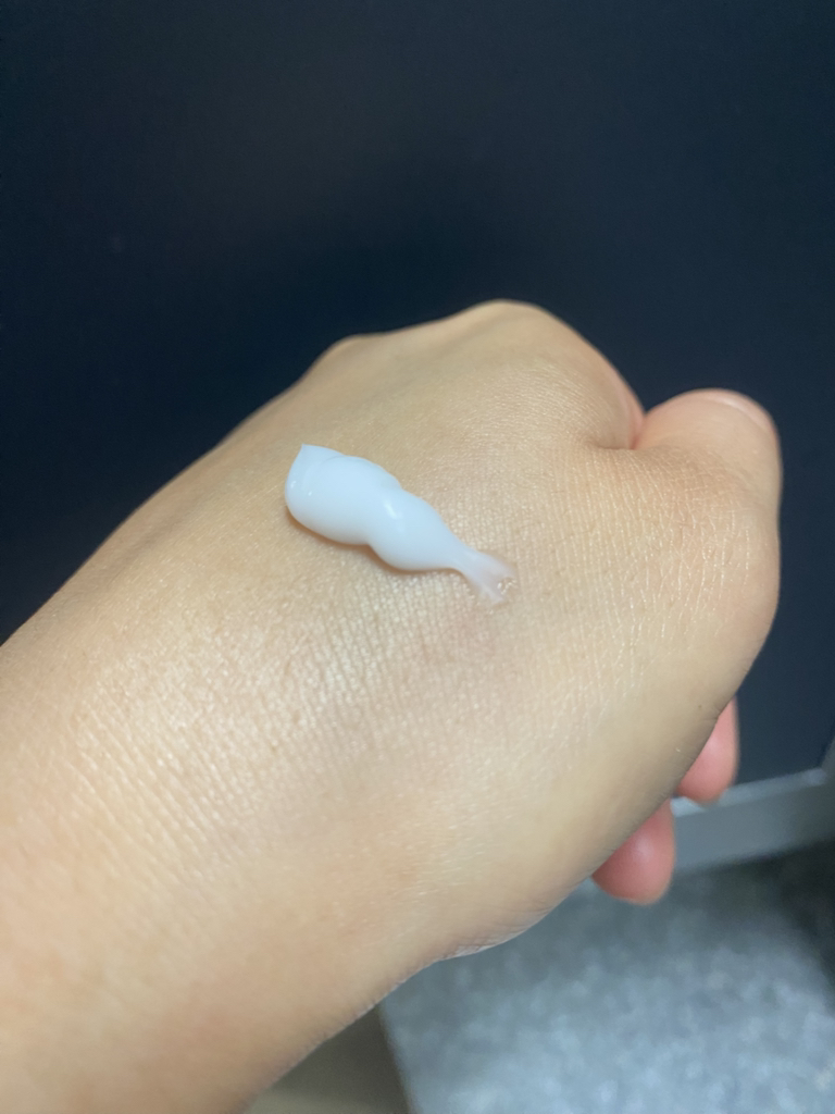 스킨푸드 (SKINFOOD) 블루 캐모마일 히알루로닉 크림 review image