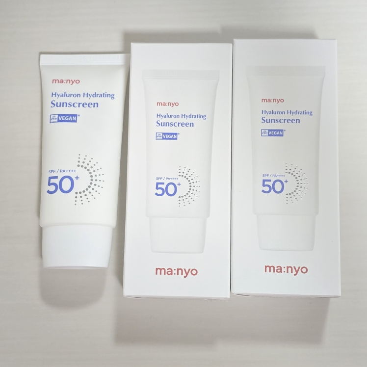 마녀공장 (manyo) 히알루론 하이드레이팅 선크림 [SPF50+/PA++++] review image