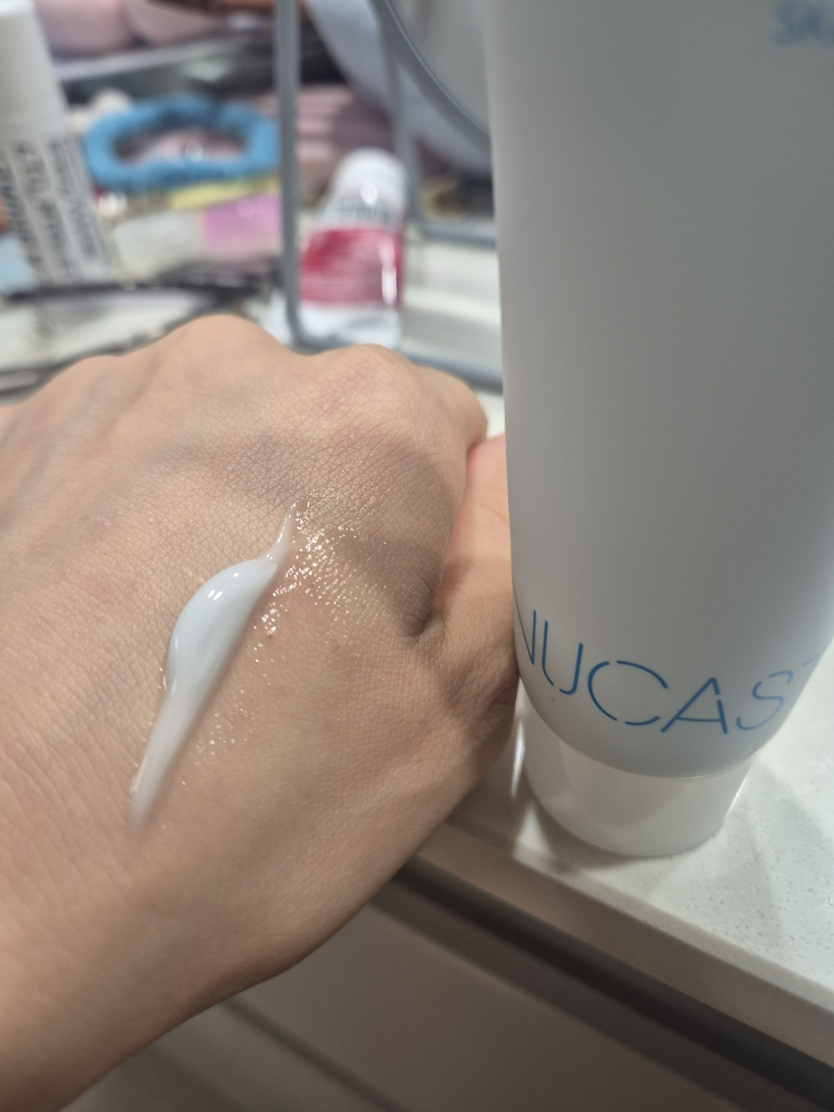 누캐스트 (NUCAST) 릴리프 하이드레이팅 크림 review image