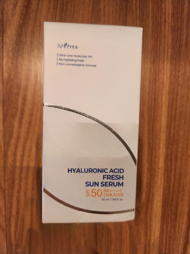 이즈앤트리 (IsNtree) 히알루론산 프레쉬 선 세럼 [SPF50+/PA++++] review image