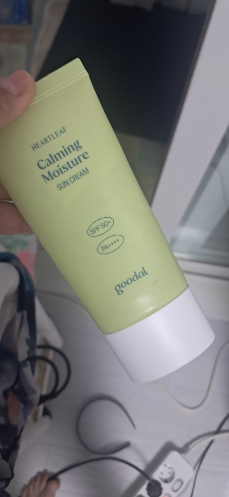 구달 (goodal) 맑은 어성초 진정 수분 선크림 [SPF50+/PA++++] review image