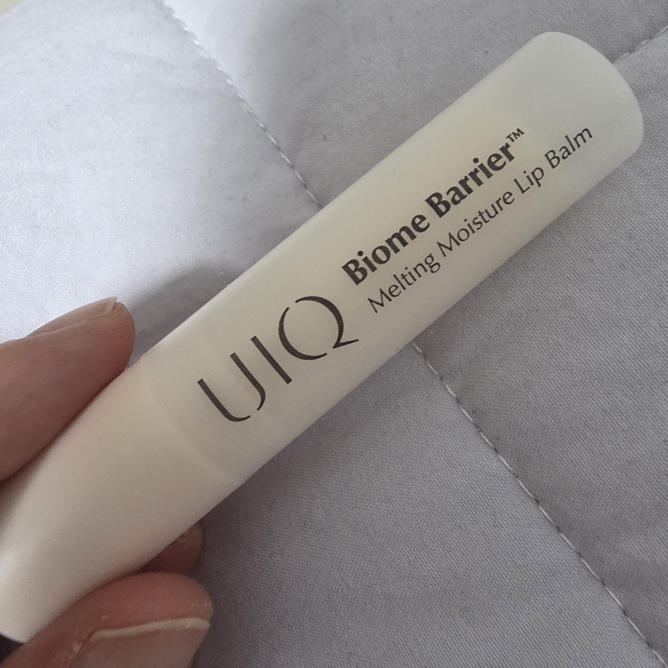UIQ 生物群落屏障保湿融化润唇膏 [原味] (Biome Barrier Moisture Melting Lip Balm) common.review image