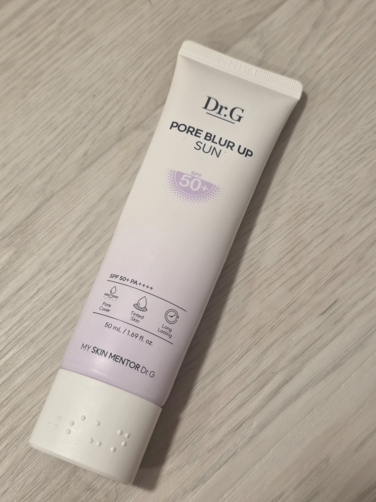 닥터지 (Dr.G) 포어 블러 업 선 [SPF50+/PA++++] review image