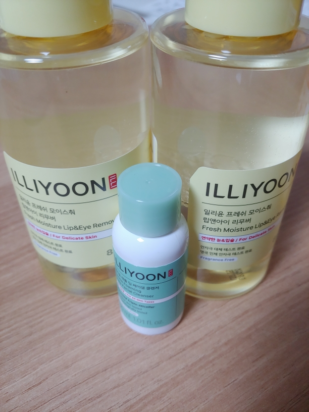 일리윤 (ILLIYOON) 프레쉬모이스춰 립앤아이 리무버 review image