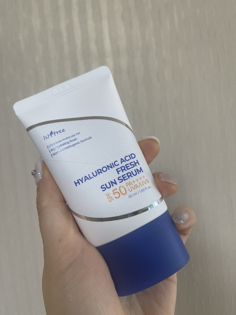이즈앤트리 (IsNtree) 히알루론산 프레쉬 선 세럼 [SPF50+/PA++++] review image