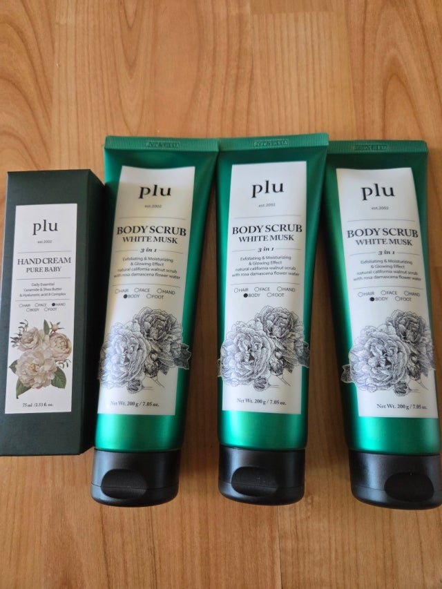 플루 (Plu) 오리지널 바디스크럽 [화이트머스크] review image