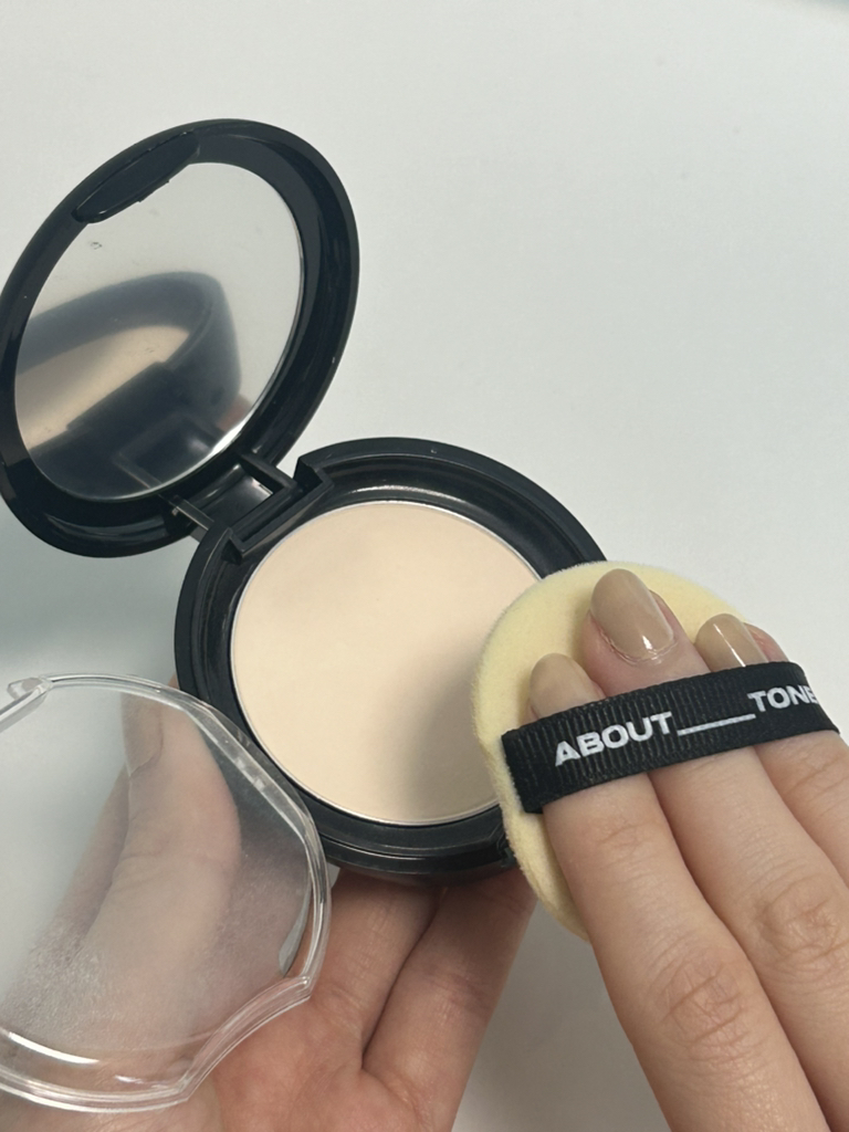 어바웃톤 (ABOUT_TONE.) 블러 파우더 팩트 [01 페어] review image