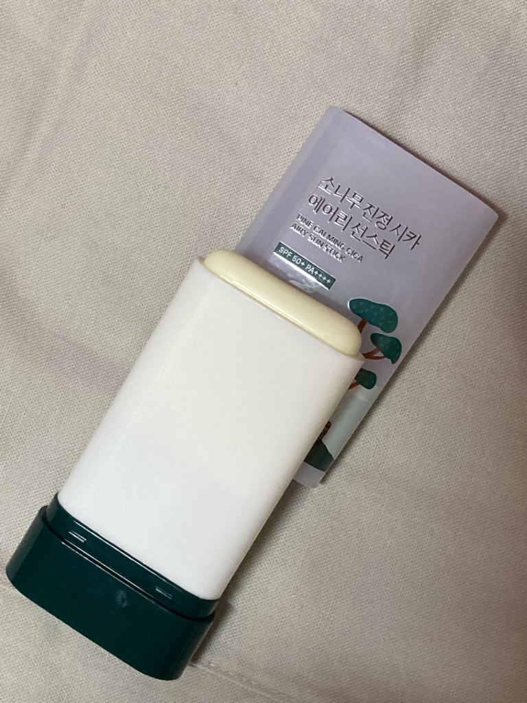 라운드랩 (ROUNDLAB) 소나무 진정 시카 에어리 선스틱 [SPF50+/PA++++] review image