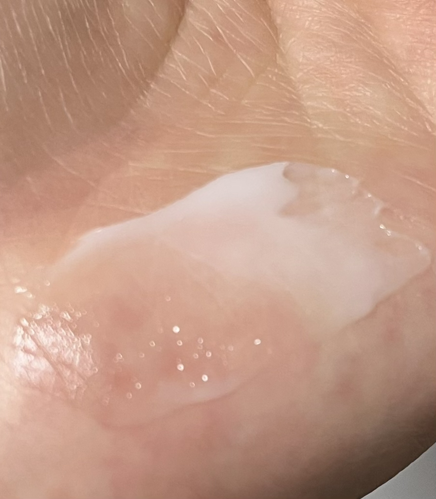 低分子玻尿酸保湿面霜的真实用户使用照片